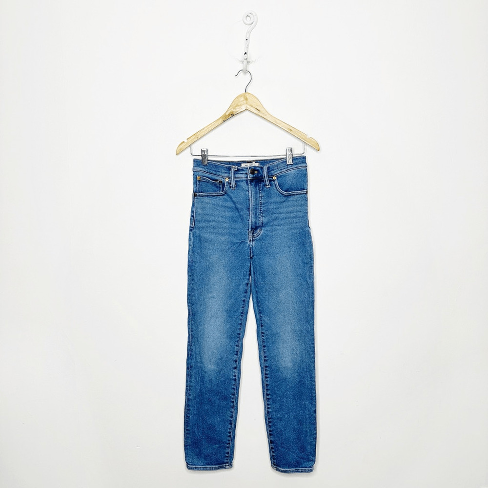 Madewell Straight Leg Jeans in Medium Blue